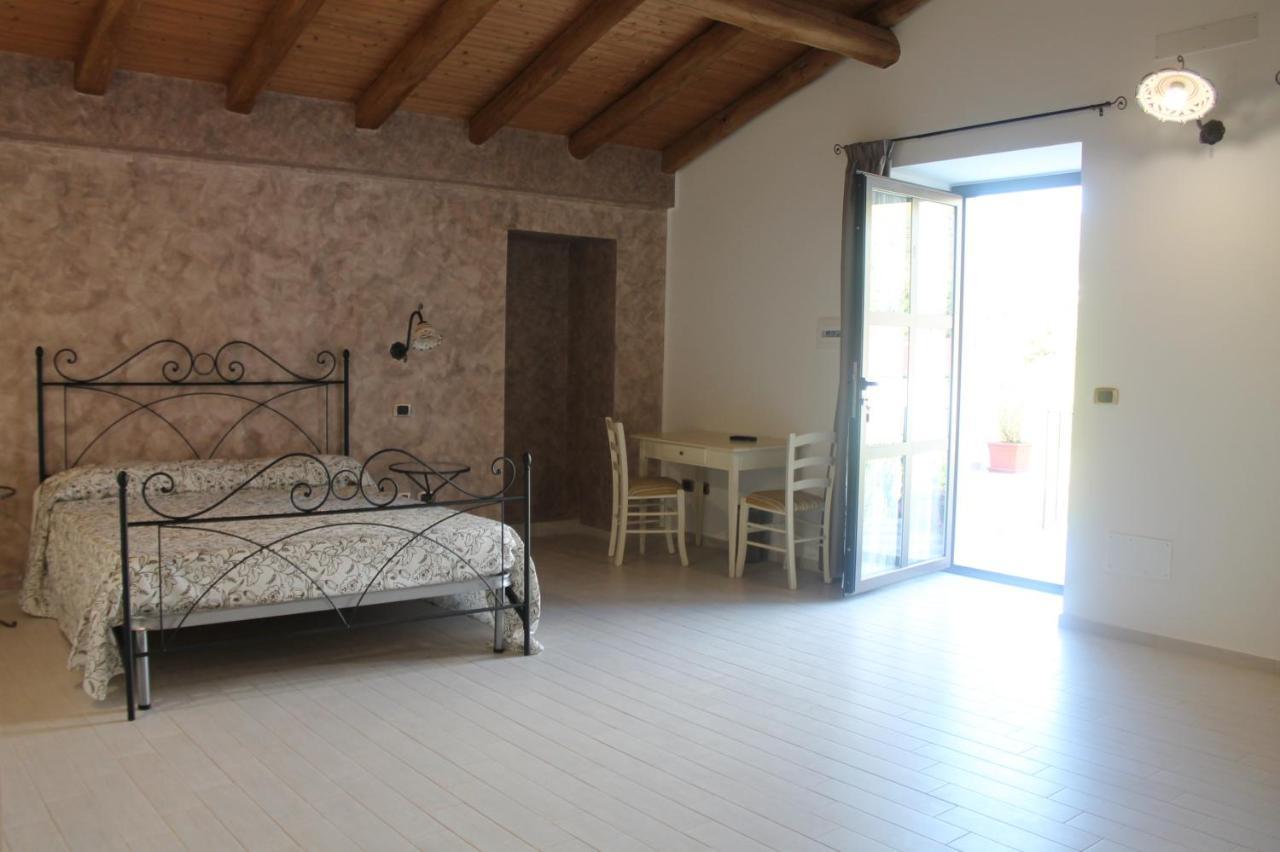 Bed and Breakfast Antico Casale Gioiosa Marea Exterior foto