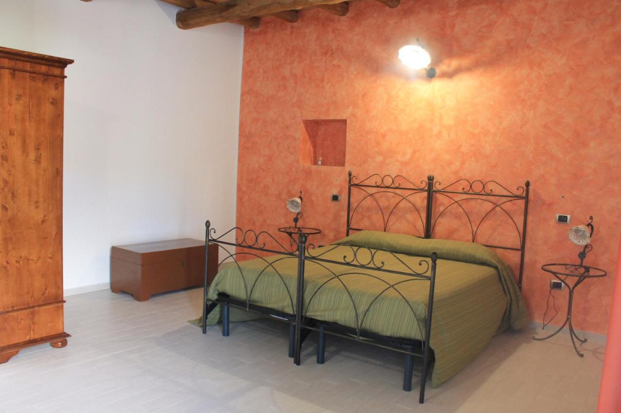 Bed and Breakfast Antico Casale Gioiosa Marea Exterior foto